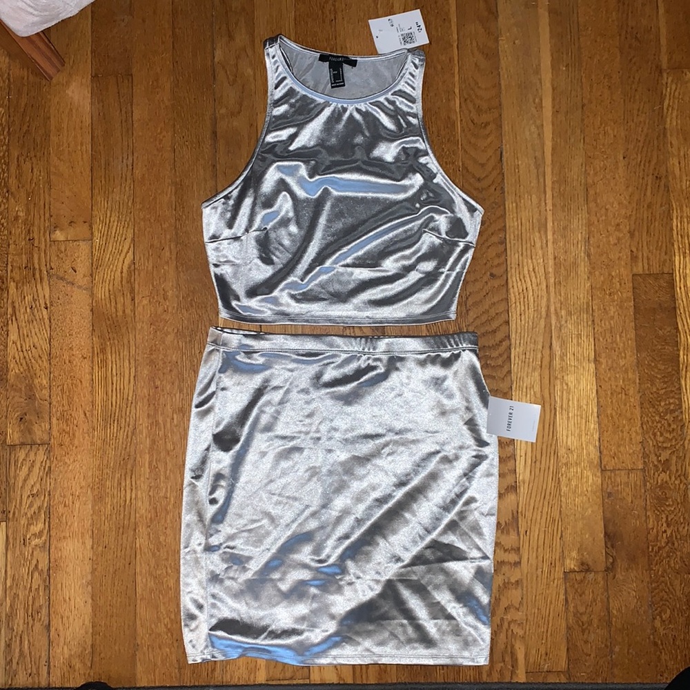 Forever 21 matching silver skirt and top. Size L, New With Tags